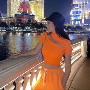 Top + pants. Coord pantsuit. Track pants orange